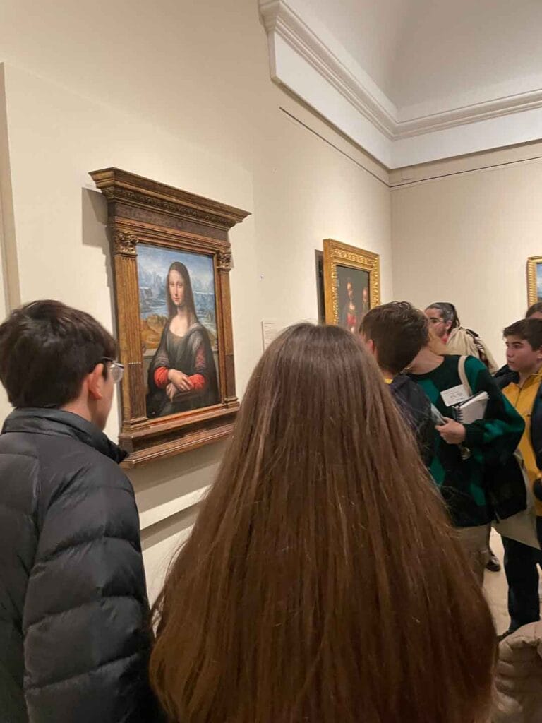 alumnos en salida cultural Madrid museo del Prado